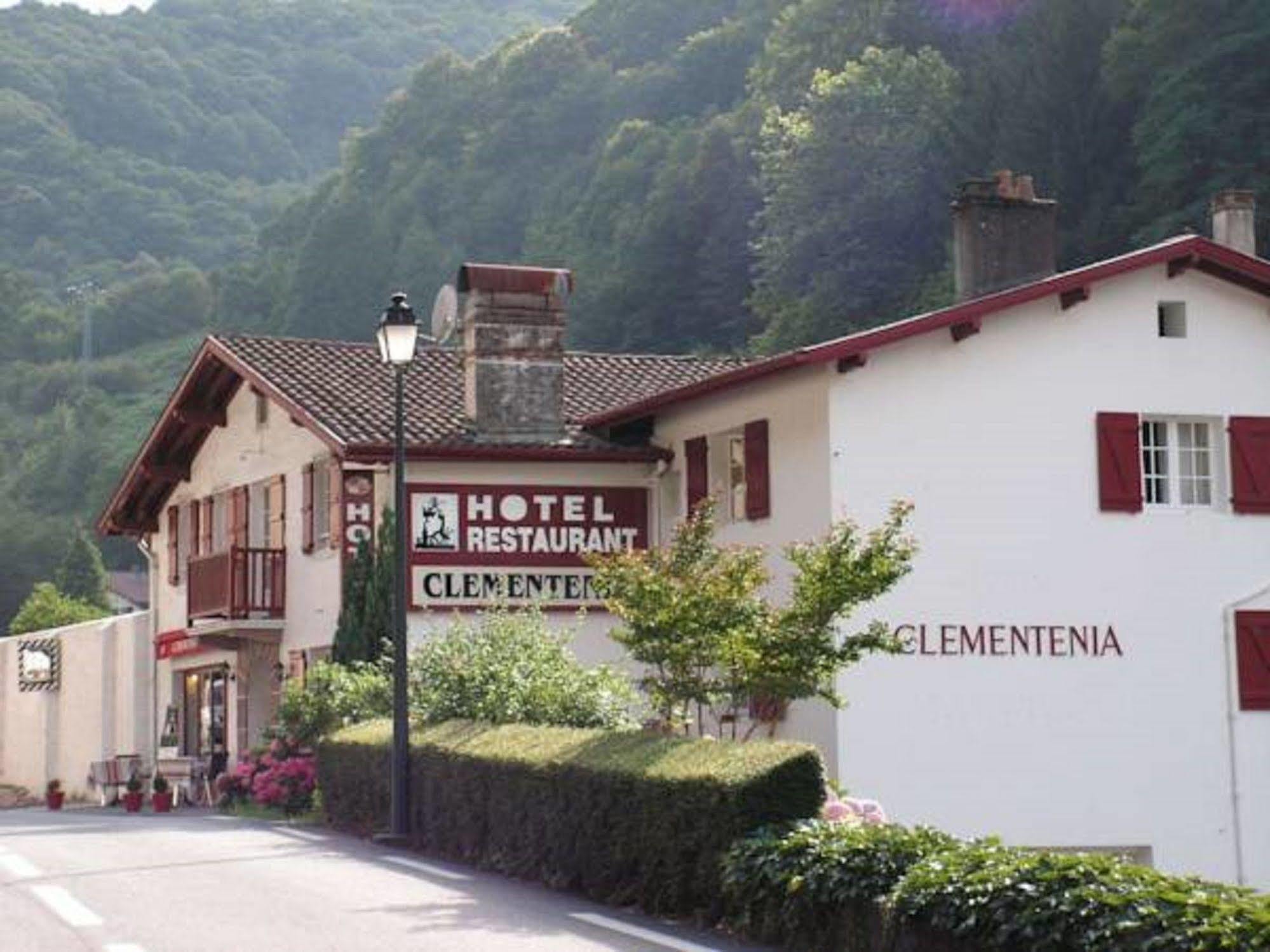 Hotel Le Clementenia Arnéguy Exterior photo